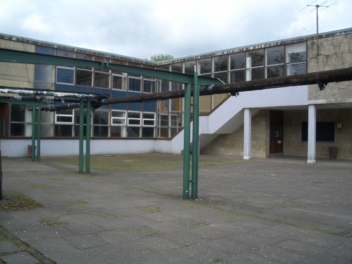 Carmel College: Main building